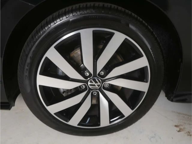 Volkswagen Touran 1.5 TSI DSG R-Line