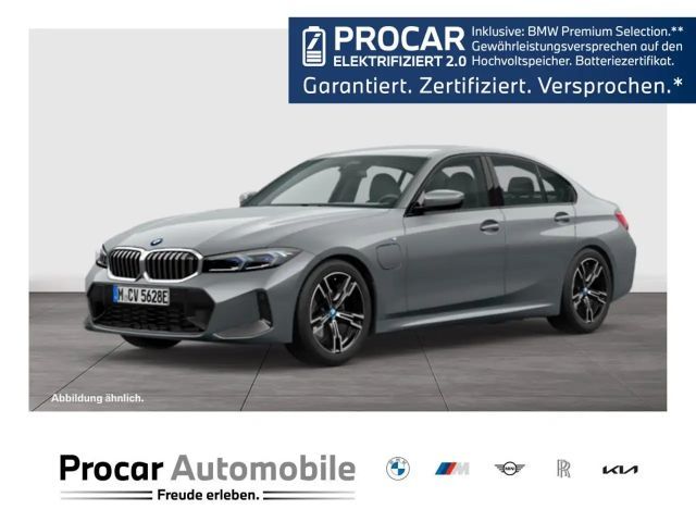 BMW 330 330e M-Sport Sedan xDrive