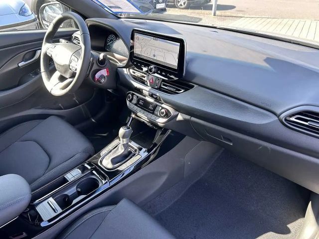 Hyundai i30 Advantage Hybrid T-GDi