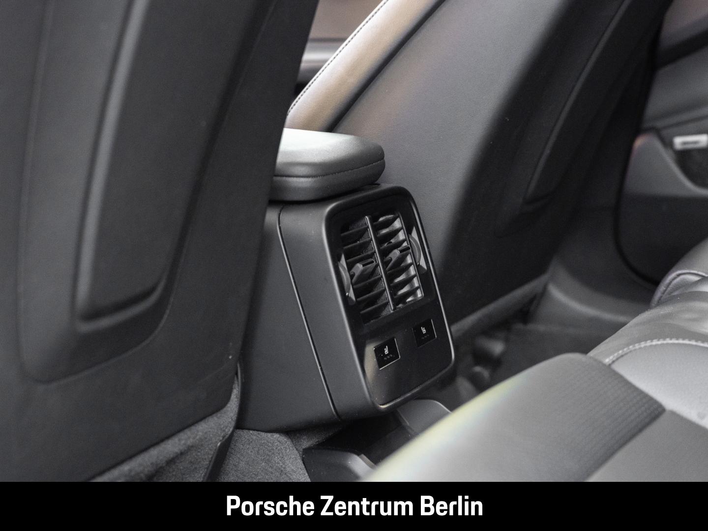 Porsche Taycan 4 Cross Turismo