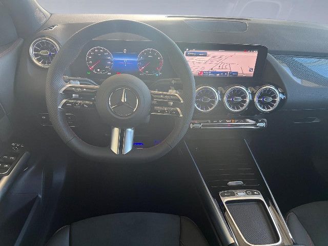 Mercedes-Benz GLA 200 AMG Line