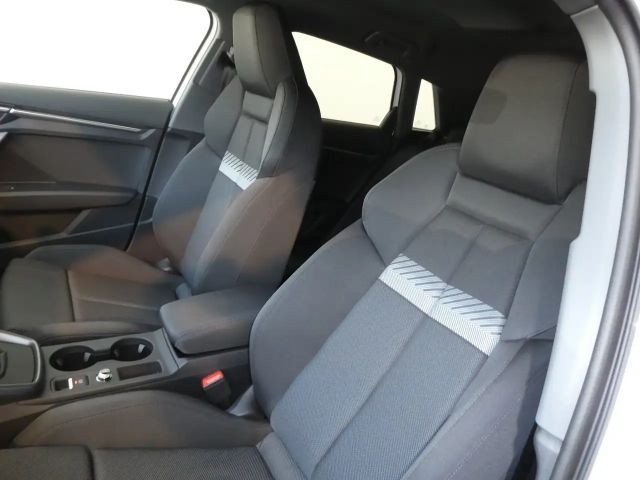 Audi A3 30 TFSI Sedan