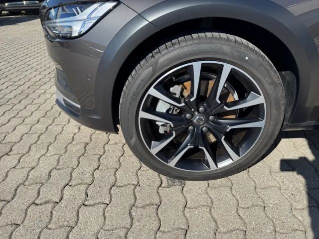 Volvo V90 Cross Country AWD Plus