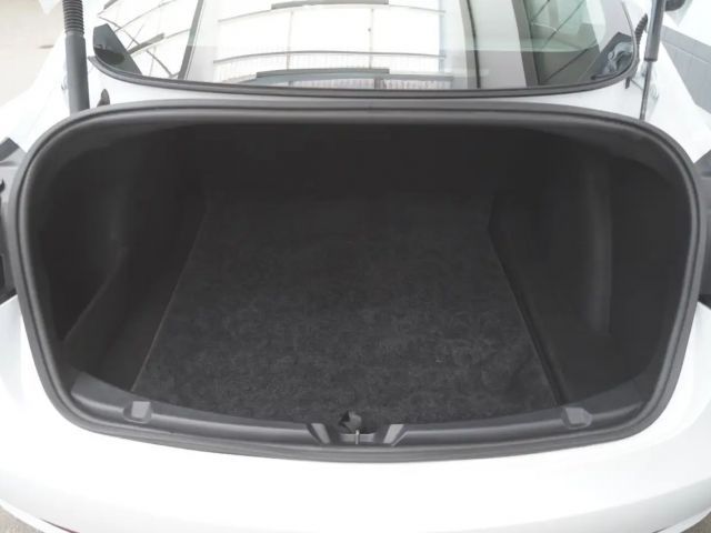 Tesla Model 3 Standard Range