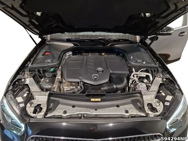 Mercedes-Benz E 300 AVANTGARDE Estate