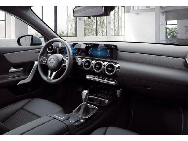 Mercedes-Benz A 180 AMG Line Progressive