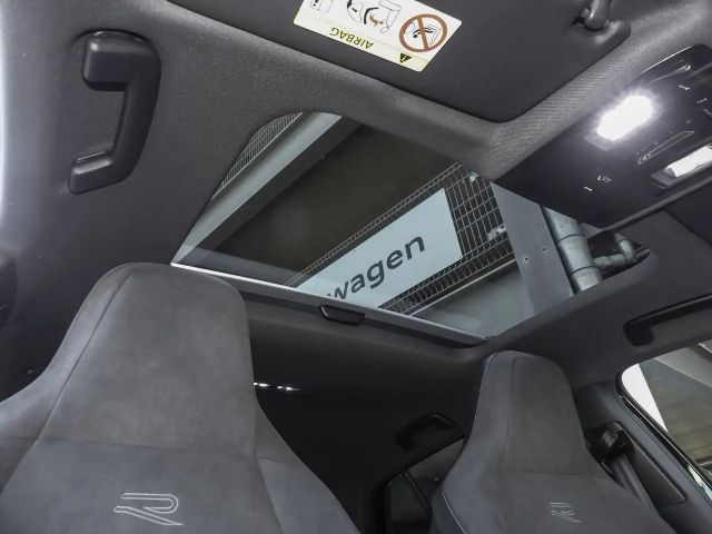 Volkswagen Golf 1.5 eTSI R-Line