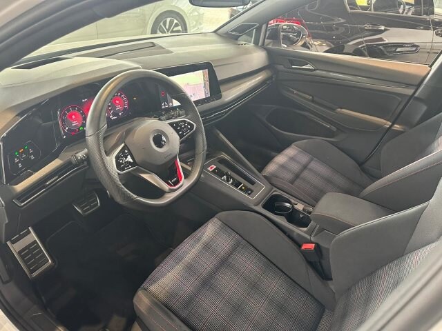 Volkswagen Golf 2.0 TSI DSG Golf VIII