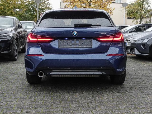BMW 118 118i Sedan Sport Line