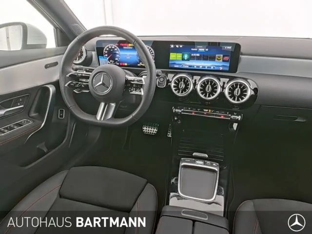 Mercedes-Benz A 250 A 250 e AMG Line