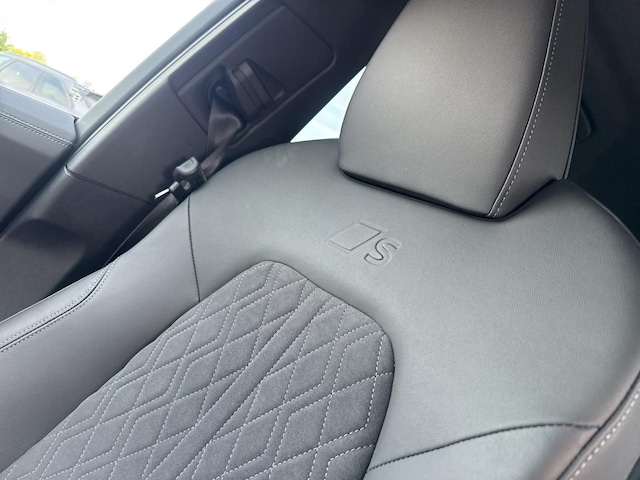 Audi A6 Avant Quattro S-Tronic