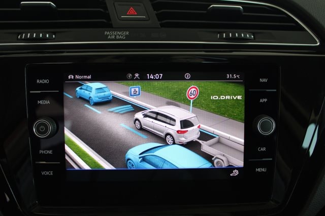 Volkswagen Touran 1.5 TSI DSG R-Line