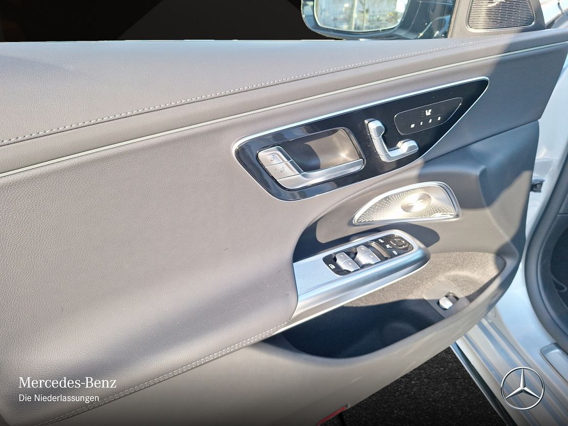 Mercedes-Benz E 220 AMG Line E 220 d Sedan