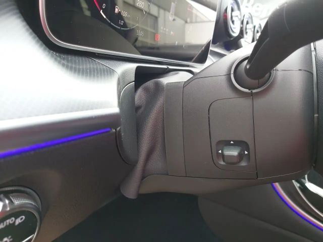 Mercedes-Benz C 200 C 200 d Sedan