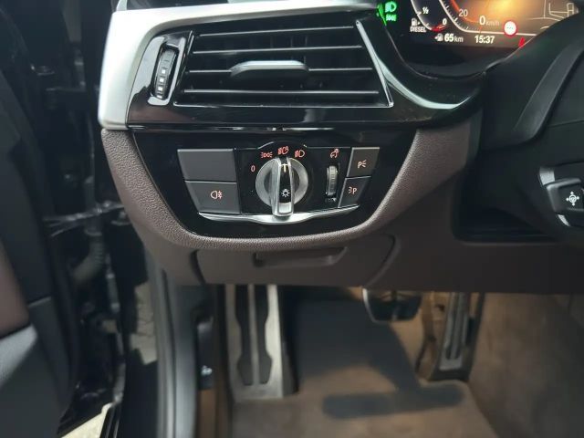 BMW 540 540d M-Sport Touring xDrive