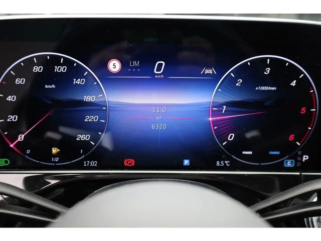 Mercedes-Benz E 220 AMG Line E 220 d Sedan