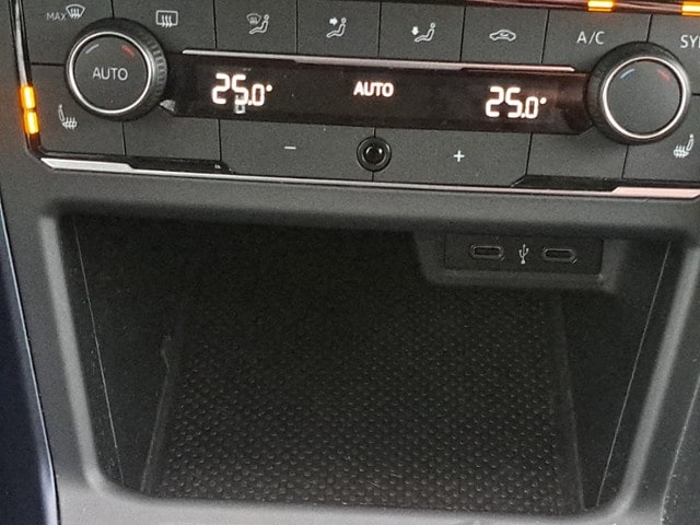 Volkswagen Polo Polo United 1.0 NAV KAM GJ-REIF APP GRA PDC SHZ