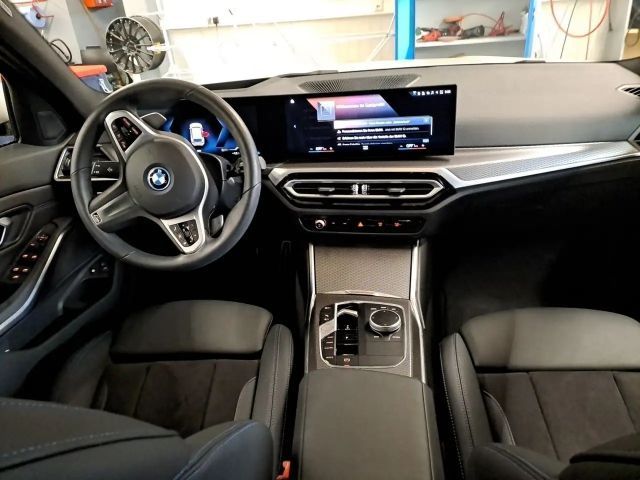 BMW 330 330e M-Sport Touring