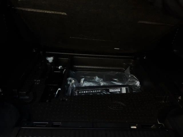 Land Rover Defender 110 Dynamic SE