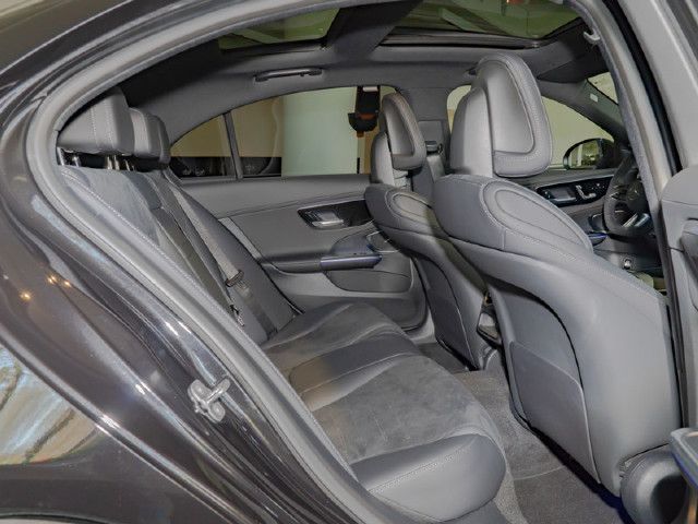 Mercedes-Benz C 200 AMG Line Sedan