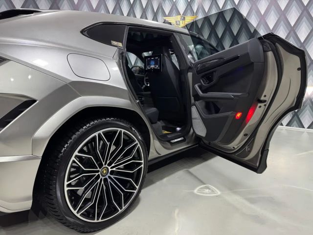 Lamborghini Urus SE // CARBON // UNIKÄT // VOLLE HÜTTE //