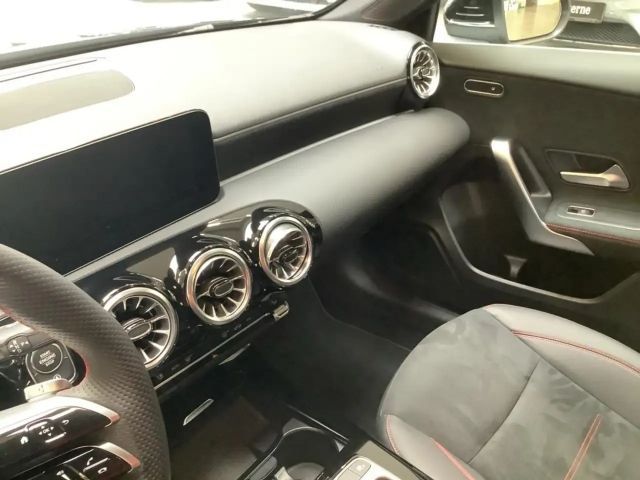 Mercedes-Benz A 180 AMG Line