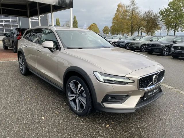 Volvo V60 Cross Country AWD Ultimate