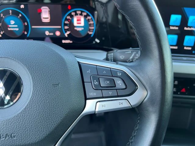 Volkswagen Golf Life Variant