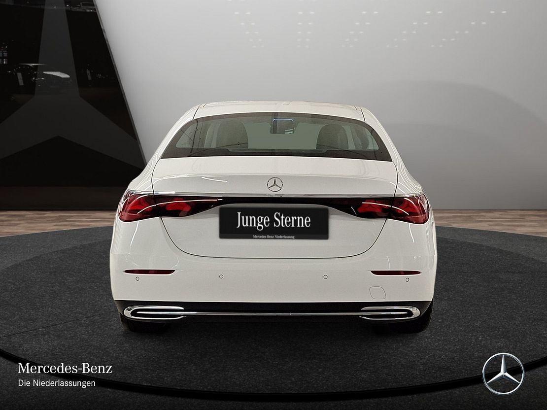 Mercedes-Benz E 200 AVANTGARDE Sedan