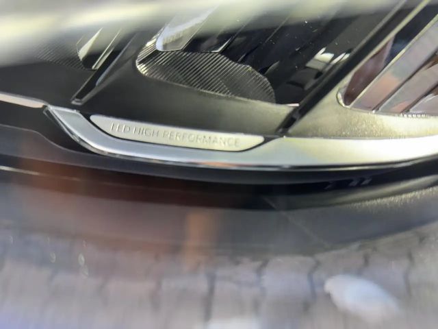 Mercedes-Benz B 200 AMG Line Sedan