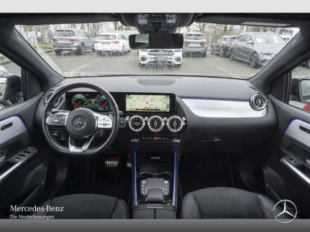 Mercedes-Benz B 180 AMG Line Sedan