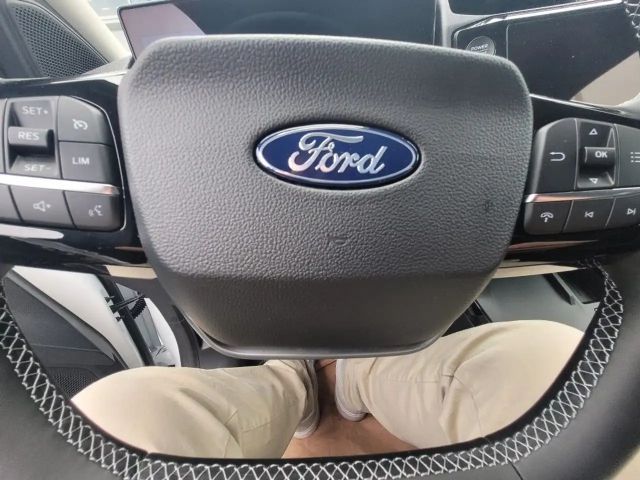 Ford Puma EcoBoost Titanium