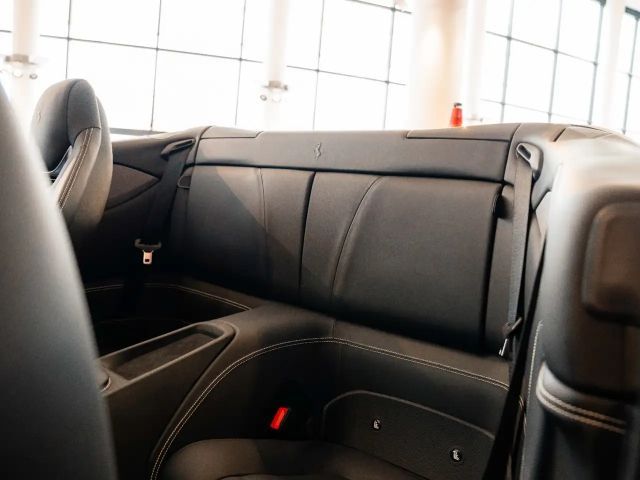 Ferrari Portofino M MagneRide*Nackenwärmer*Sitzbelüftung