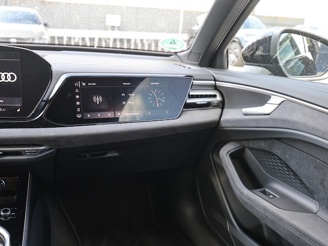 Audi A6 Avant Quattro S-Tronic