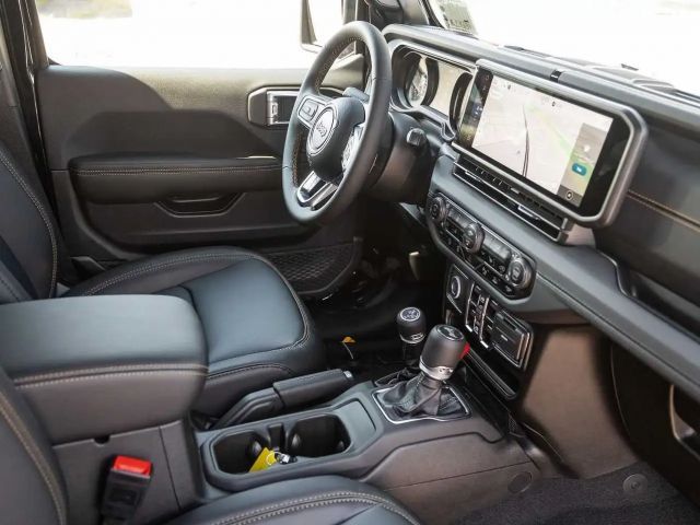 Jeep Wrangler Sahara