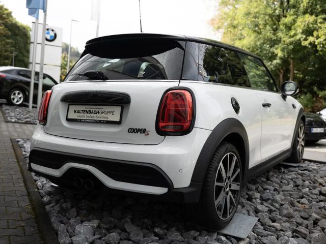 MINI Cooper S Classic Trim FACEL. LED NAVI SHZ PDC