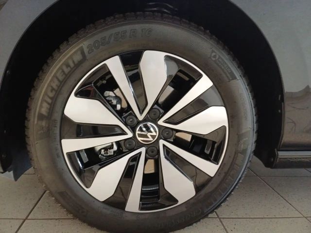 Volkswagen Golf 1.5 eTSI DSG Golf VIII