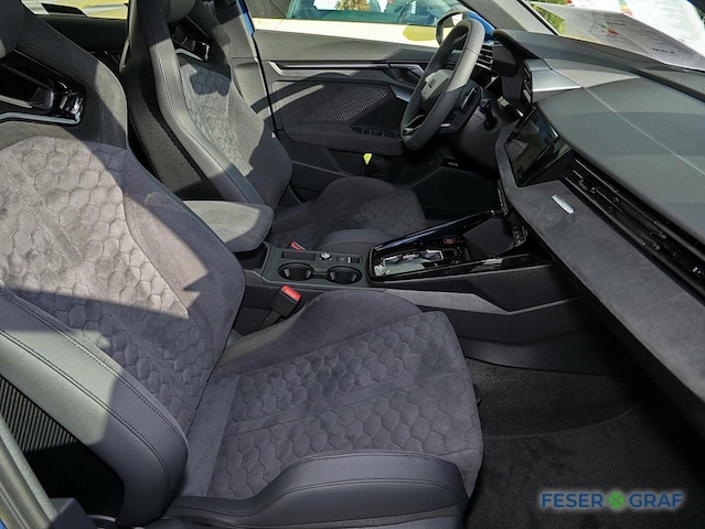 Audi RS3 Quattro S-Tronic Sedan