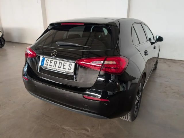 Mercedes-Benz A 180 A 180 d Hatchback