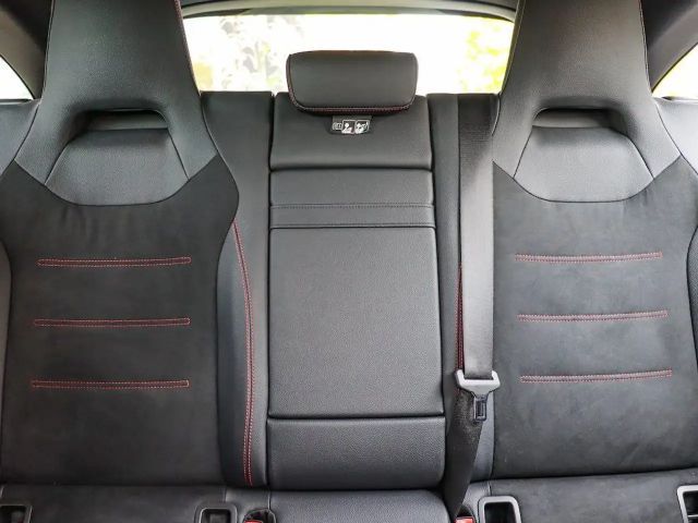 Mercedes-Benz CLA 200 AMG Line