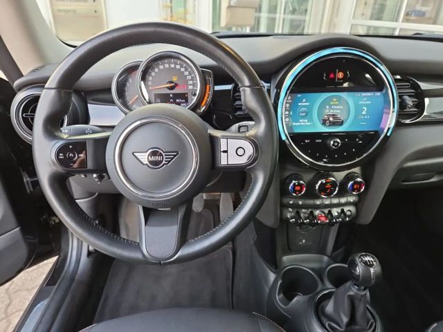 MINI Cooper Essential