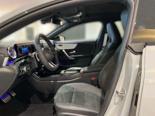 Mercedes-Benz CLA 200 AMG Line Shooting Brake