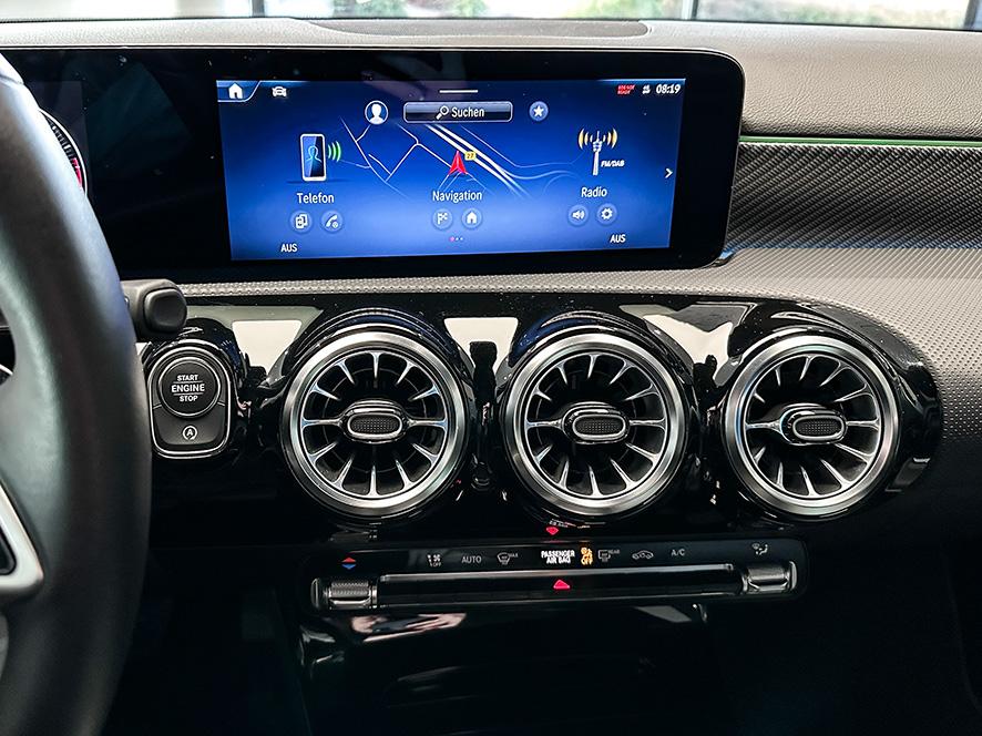 Mercedes-Benz A 200 ProgressiveLAP+LED+Pano+AHK+Distronic