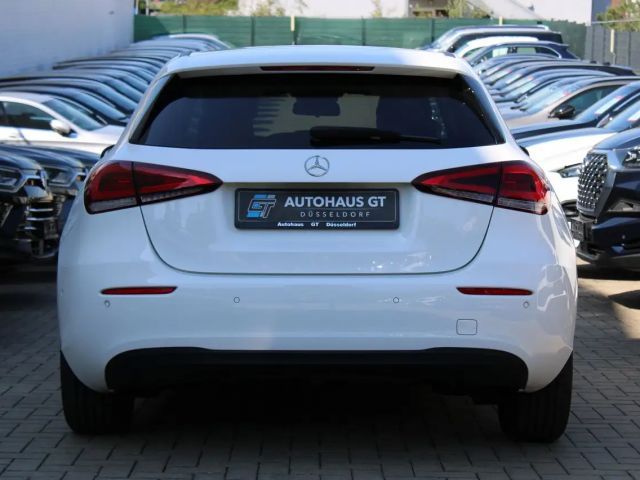 Mercedes-Benz A 180 A 180 d