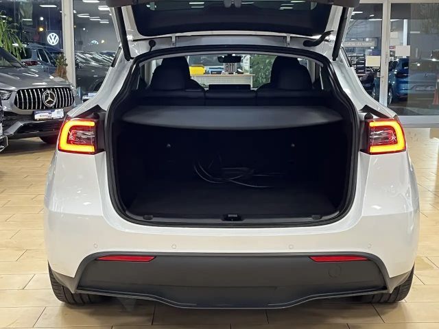 Tesla Model Y AWD Dual Motor Performance