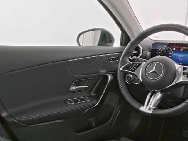 Mercedes-Benz A 180 LENKRADHEIZUNG LED HP USB PAKET