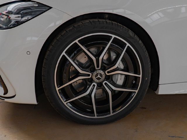 Mercedes-Benz C 200 AMG Line Sedan