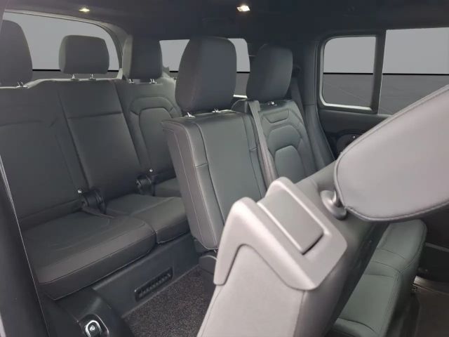 Land Rover Defender D300 Dynamic SE