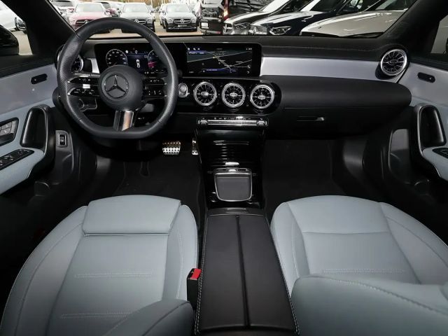 Mercedes-Benz CLA 200 AMG Line Coupé