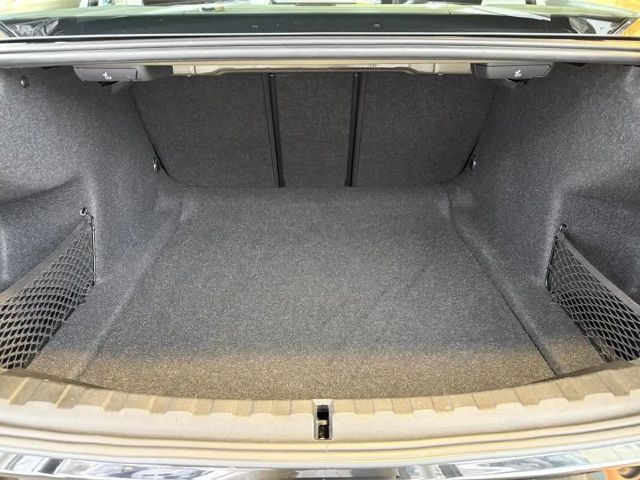 BMW 320 320i Sedan xDrive